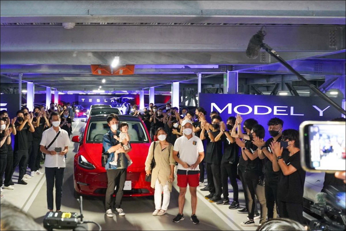 日本首次交付 Tesla Model Y 車型,出售SR版與Performance版! 1 Model Y,Tesla,日本