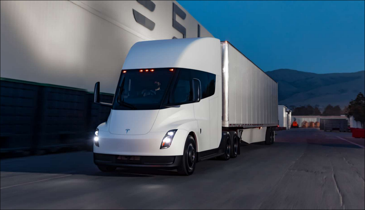 Tesla Semi 純電卡車今年交車,續航力可達 804 公里! 1 Tesla Semi