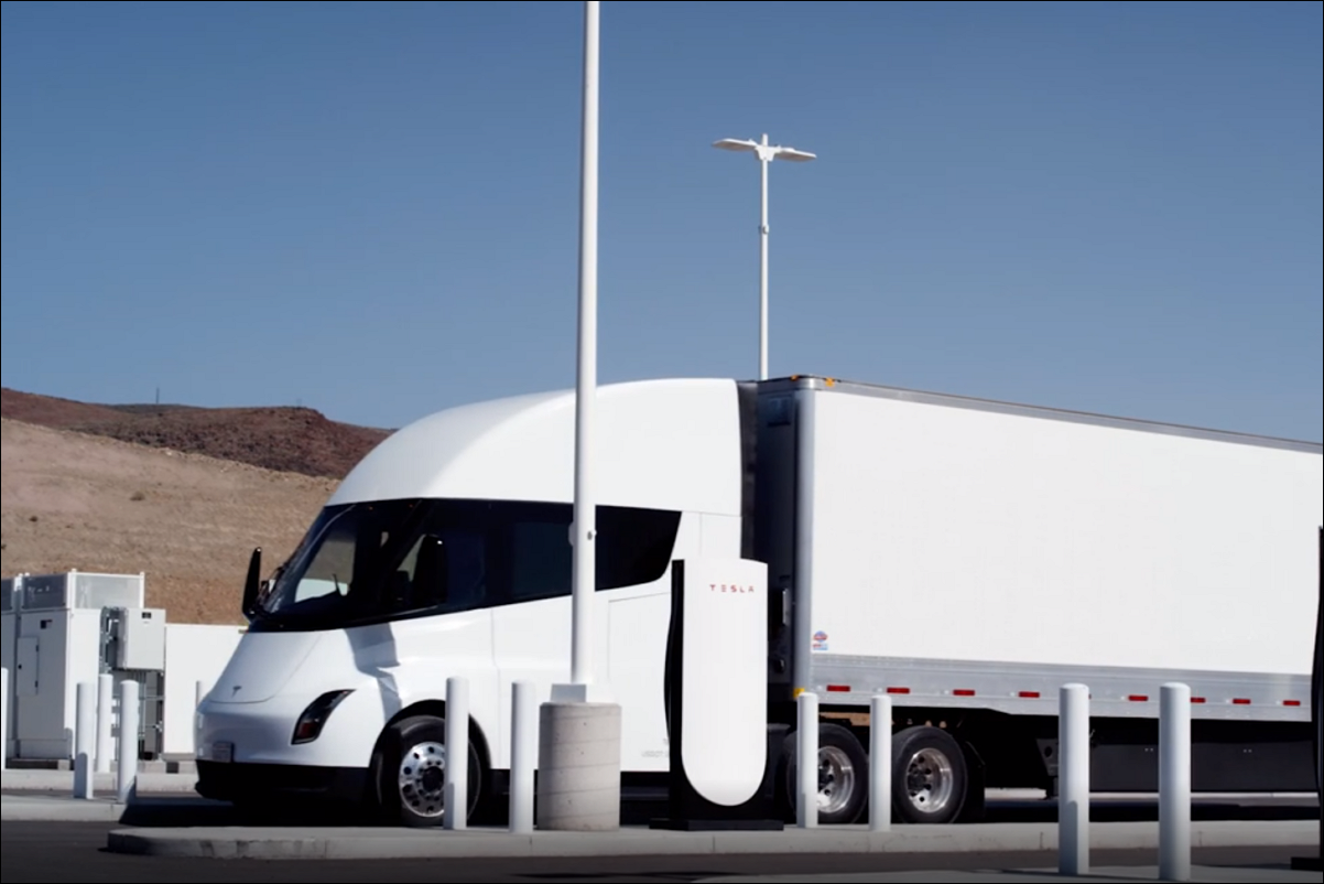 Tesla V4 超級充電站 1000 kW 充電功率,Cybertruck、Semi搶先使用! 4
