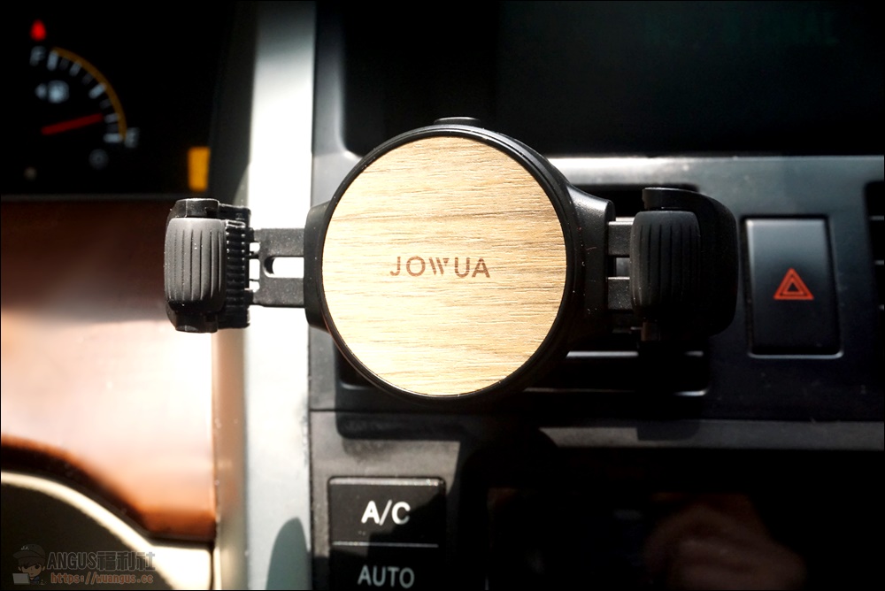JOWUA 360度手機車架開箱,冷氣出風口專用質感、拆裝都方便! 12 JOWUA,360度 Roller Clamp,MagSafe