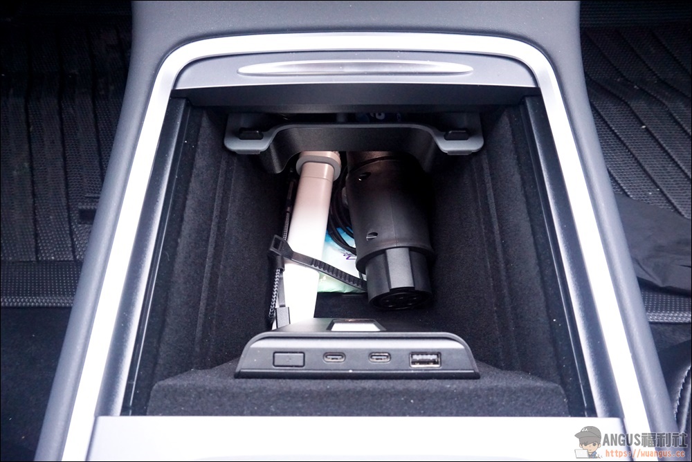 特斯拉配件 Model 3 新車主推薦高質感三件組,中控收納盒/杯架/LED Hub! 11 特斯拉配件,JOWUA,model 3