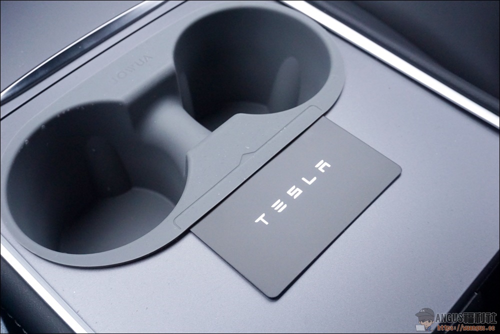 特斯拉配件 Model 3 新車主推薦高質感三件組,中控收納盒/杯架/LED Hub! 20 特斯拉配件,JOWUA,model 3